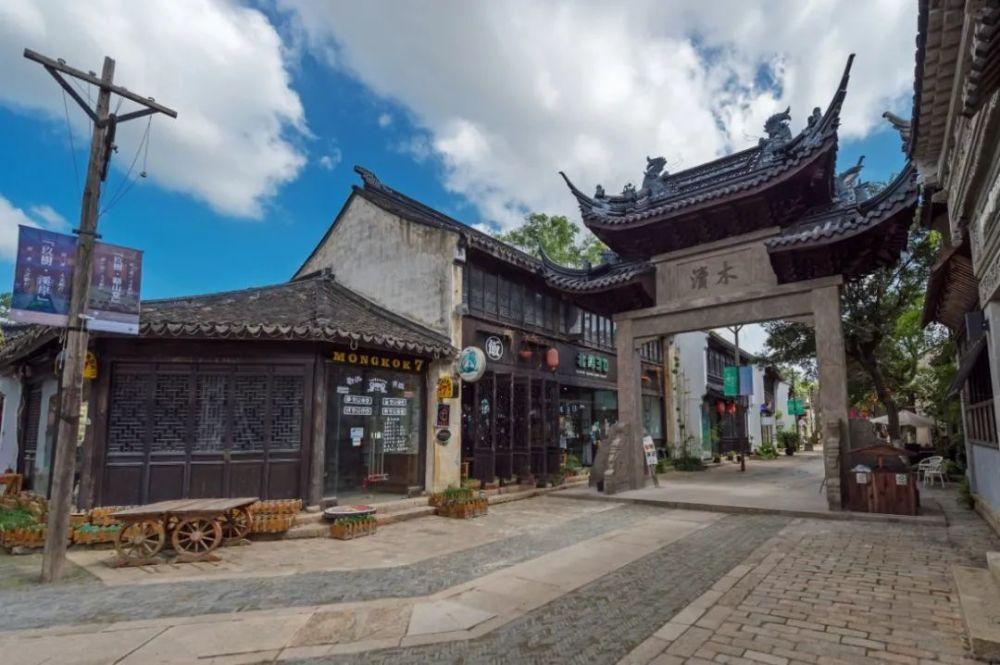 贝莱德(BLK.US)将向阿特斯太阳能(CSIQ.US)旗下子公司投资5亿美元